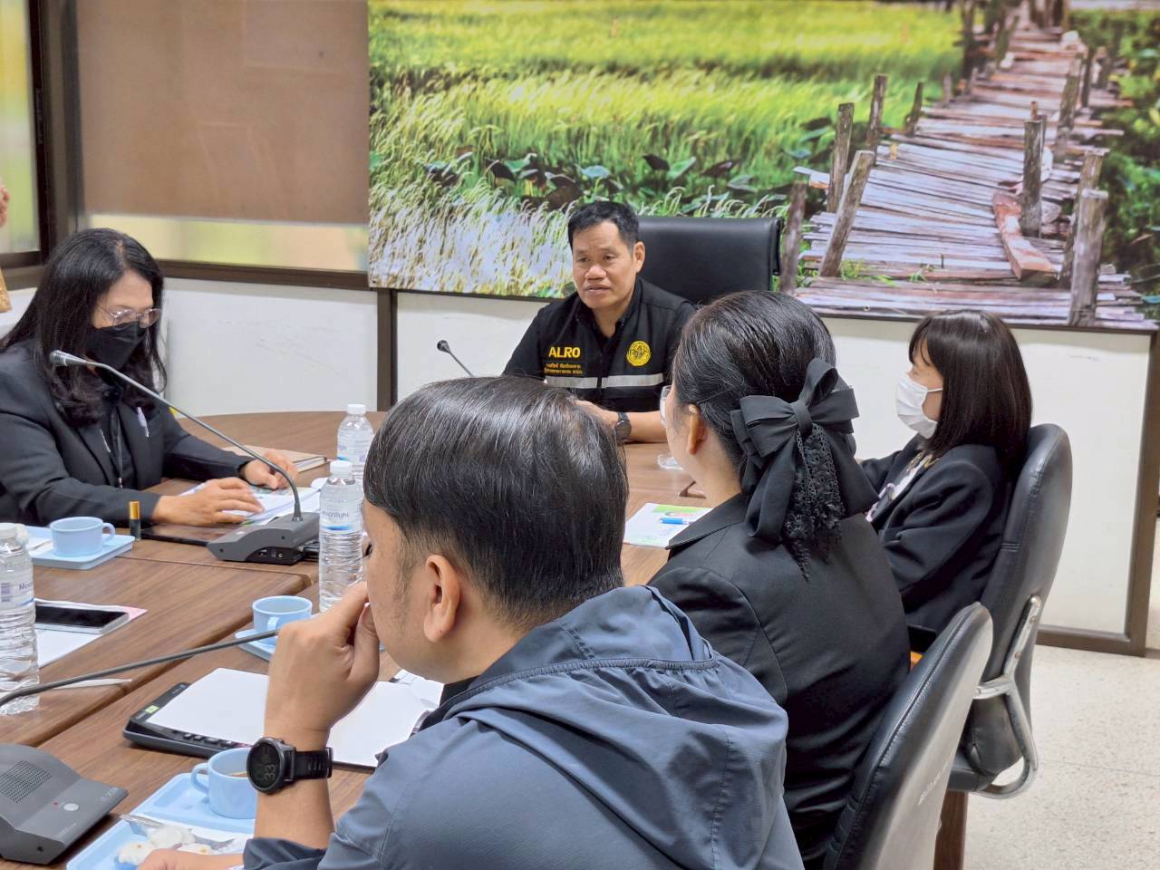 title - ผู้ตรวจราชการ ส.ป.ก. ประชุมตรวจราชการและติดตามความก้าวหน้าผลการดำเนินงานตามแผนการตรวจราชการของผู้ตรวจราชการสำนักงานการปฏิรูปที่ดินเพื่อเกษตรกรรม ประจำปีงบประมาณ พ.ศ. 2569 รอบที่ 1 เขตตรวจราชการที่ 12 จังหวัดมหาสารคาม 